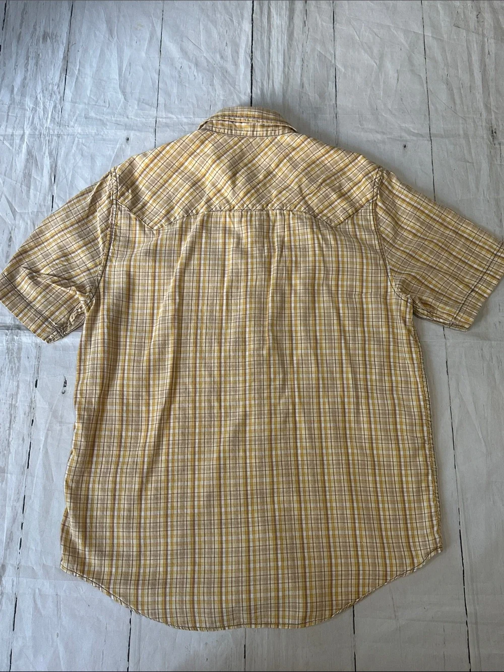 Vintage 90s Levi's Men's Yellow Plaid Short-Sleeve Button-Down Shirt large